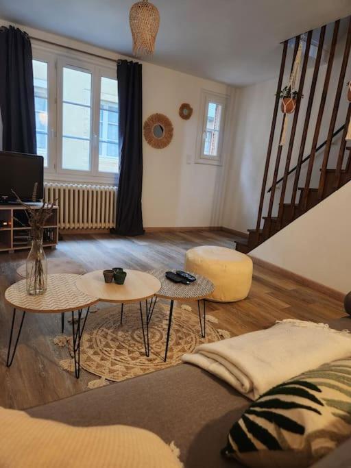 Marmoza - Maison Plein Coeur De Village Saint-Geniez-dʼOlt Екстериор снимка